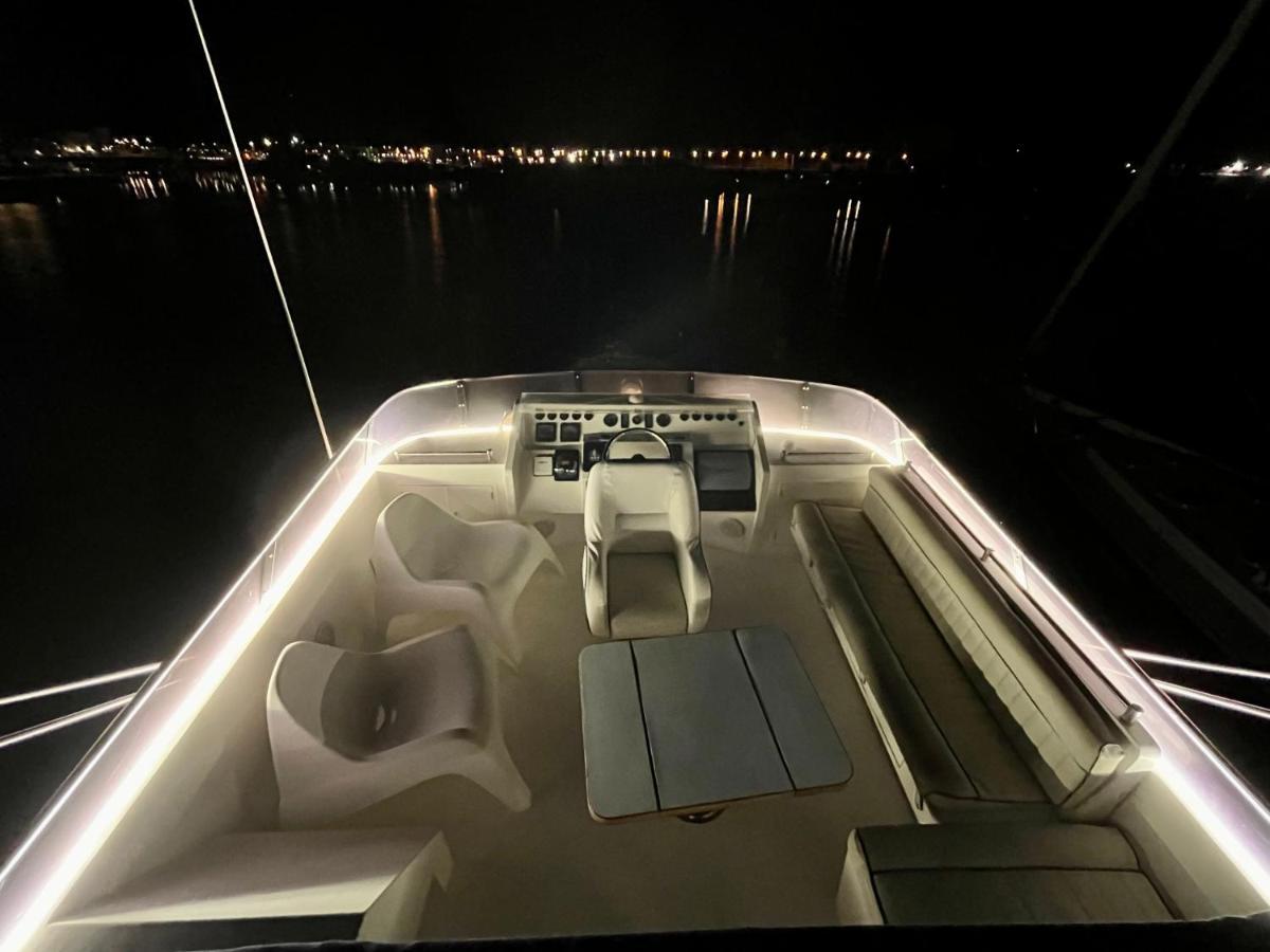 Hotel Navi Yacht A Sete, 2 A 8 Couchages, Privatif Exterior foto