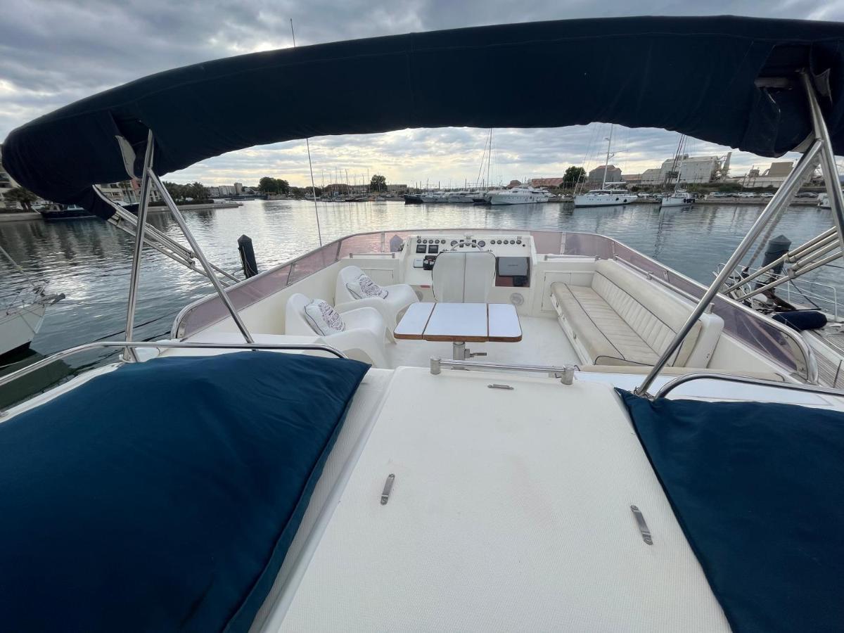 Hotel Navi Yacht A Sete, 2 A 8 Couchages, Privatif Exterior foto
