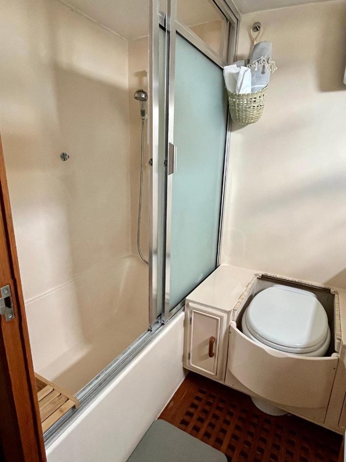 Hotel Navi Yacht A Sete, 2 A 8 Couchages, Privatif Exterior foto